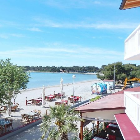 Apartments Mark - 10 M From Sea Medulin Exterior foto