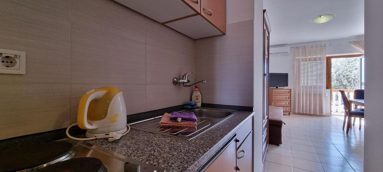 Apartments Mark - 10 M From Sea Medulin Exterior foto