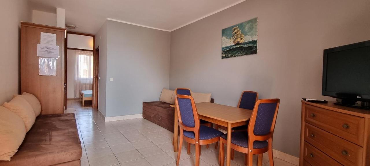 Apartments Mark - 10 M From Sea Medulin Exterior foto